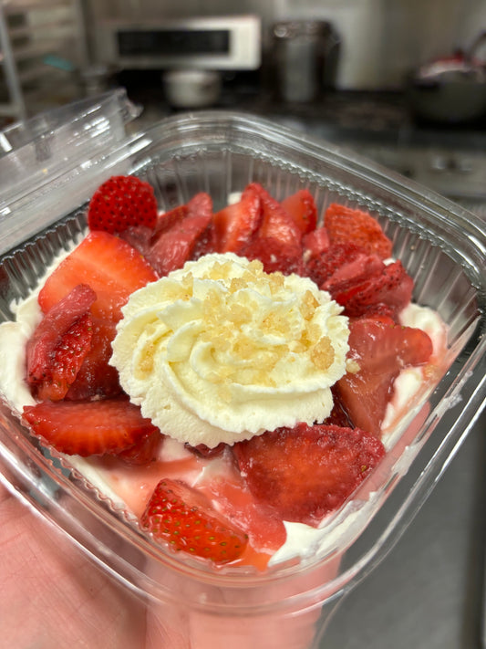 Gluten free Low Carb Cheesecake Fluff with Strawberries